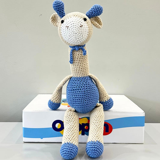 Голяма Ръчно плетена играчка "Синьо Жирафче", 45 см