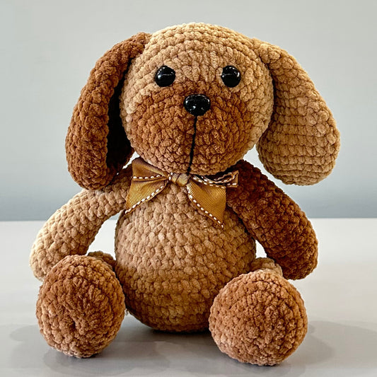 Голяма Ръчно плетена играчка "Кученцето Брауни", 32 см