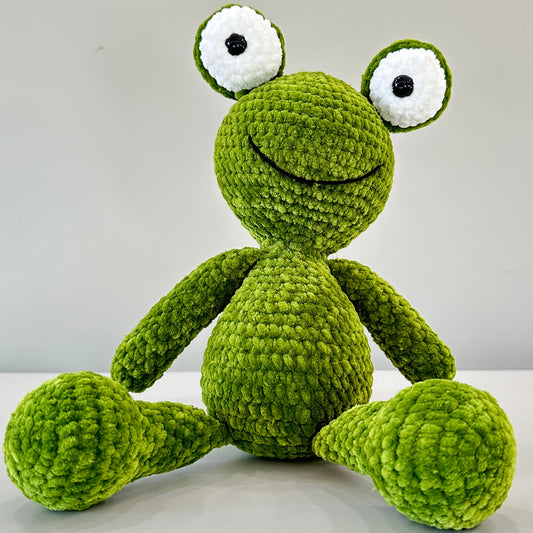 Ръчно плетена играчка "Голяма жабка", 40 см